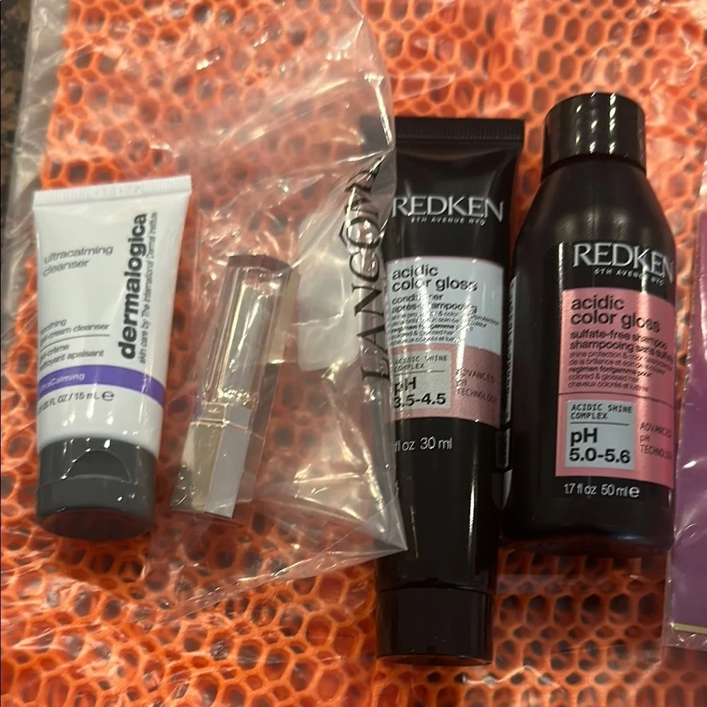Ulta Mesh Beach Bag in Orange with Samples